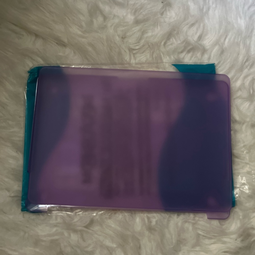 MACBOOK CASE - Picture 1 of 5